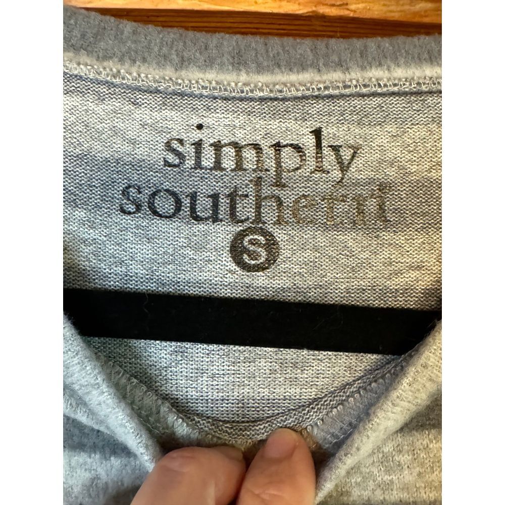 Simply Southern Grey Striped Drop Shoulder Pullover Size Small - Picture 5 of 7